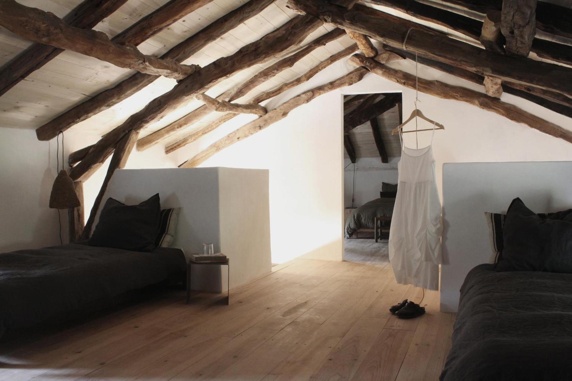 Hébergement de vacances Vestiges, Ancien Corps De Ferme Renove Selon L'esprit Wabi-sabi *
