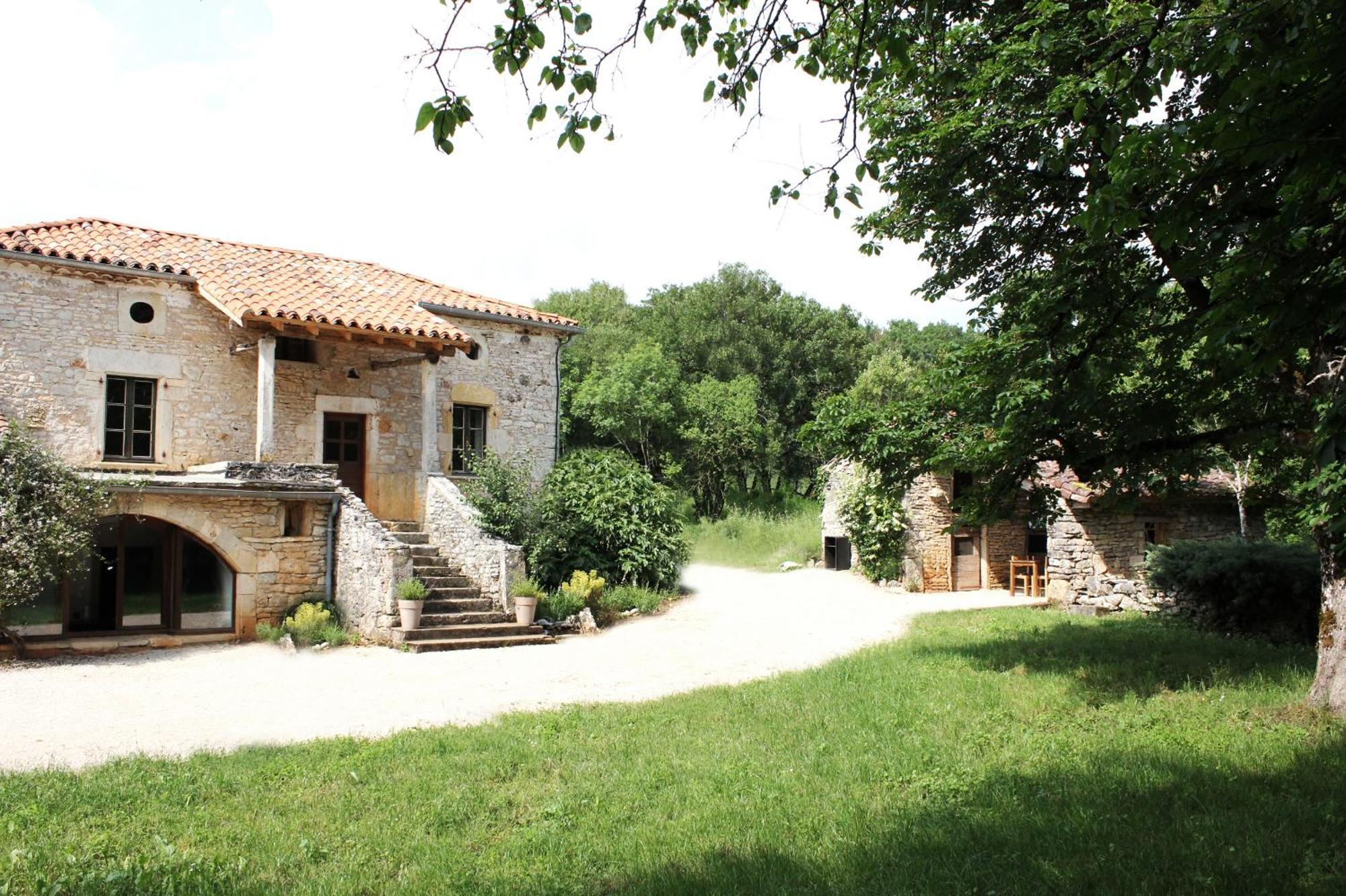 Hébergement de vacances Vestiges, Ancien Corps De Ferme Renove Selon L'esprit Wabi-sabi