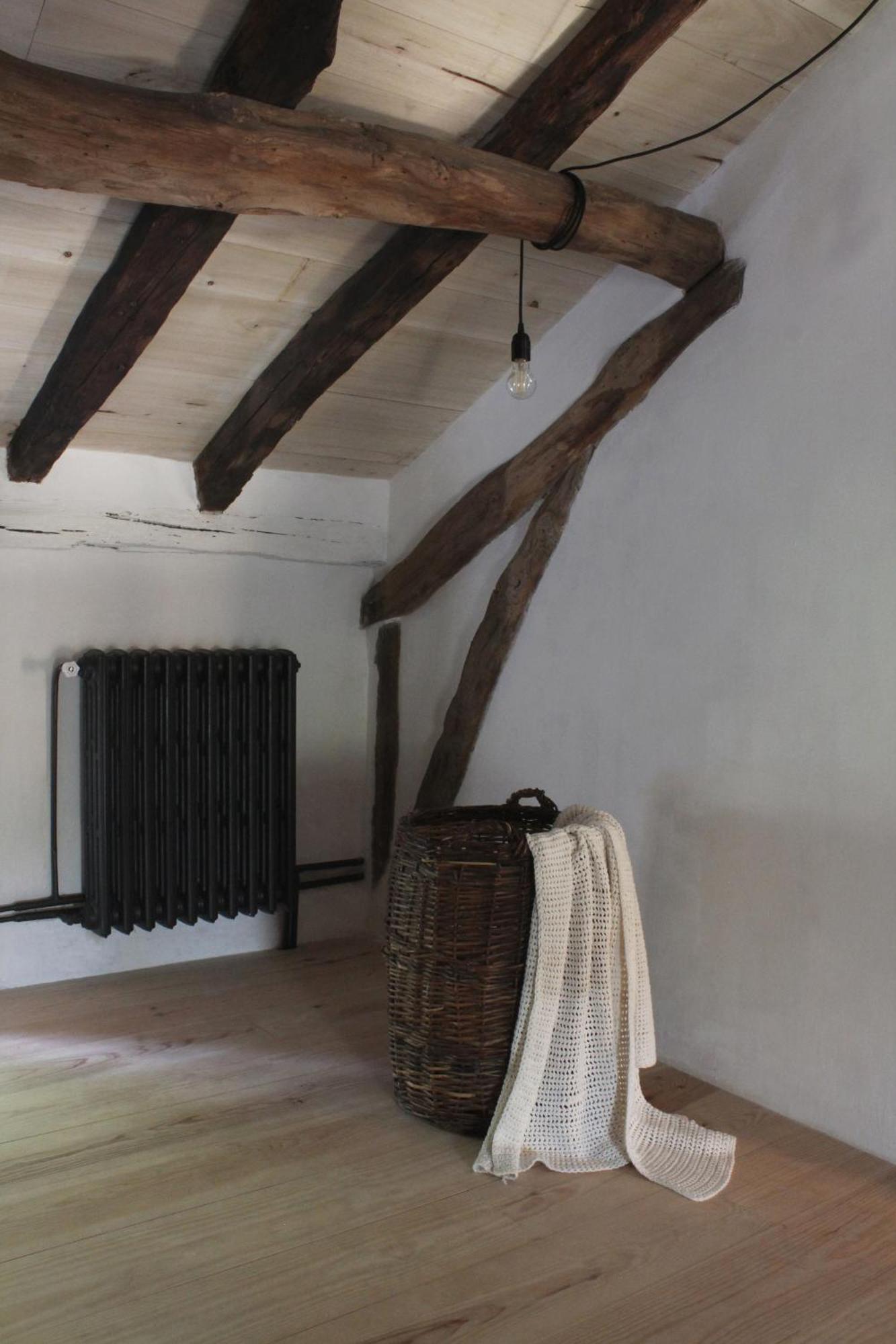 Hébergement de vacances Vestiges, Ancien Corps De Ferme Renove Selon L'esprit Wabi-sabi *