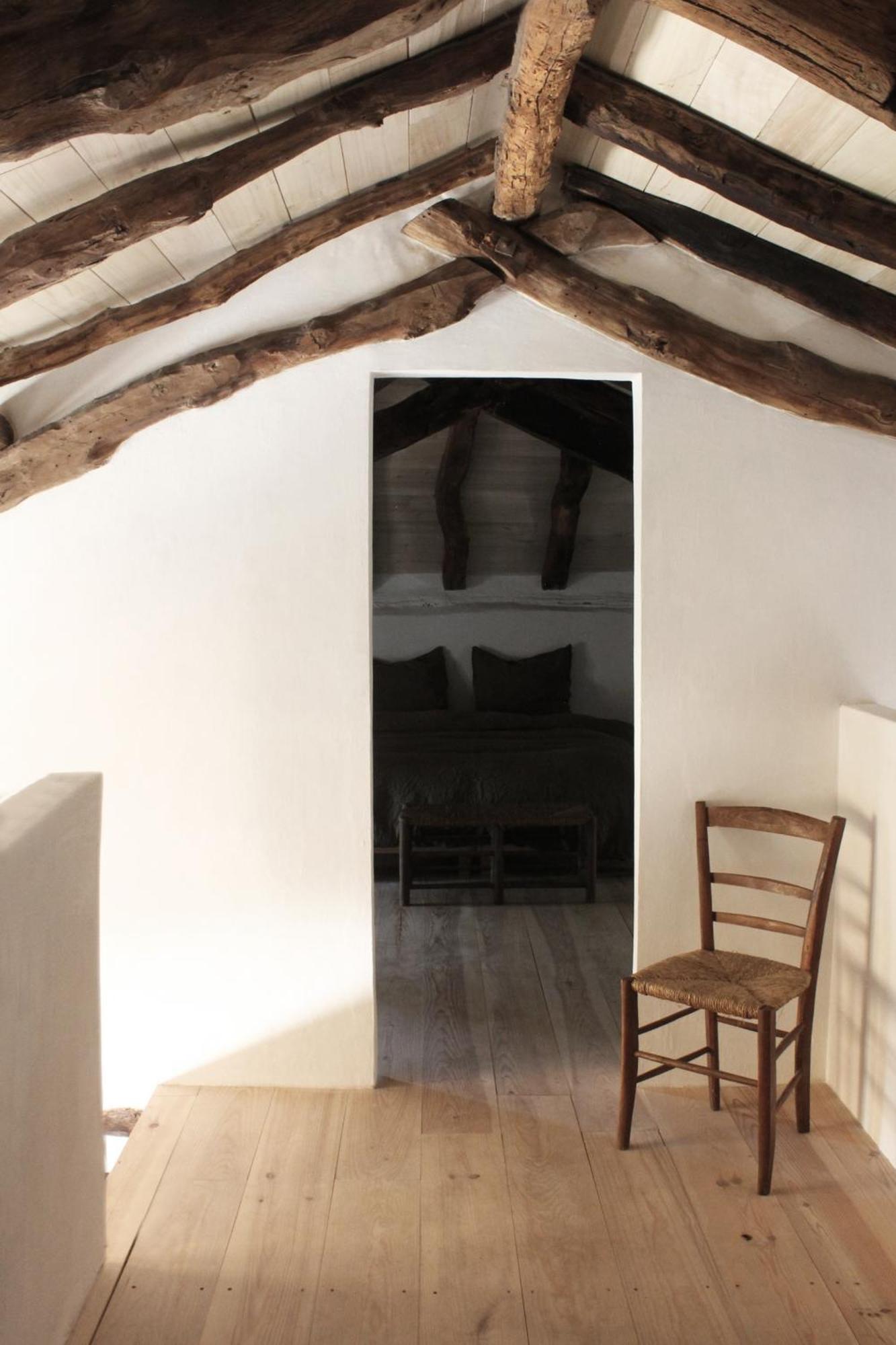 Vestiges, Ancien Corps De Ferme Renove Selon L'esprit Wabi-sabi