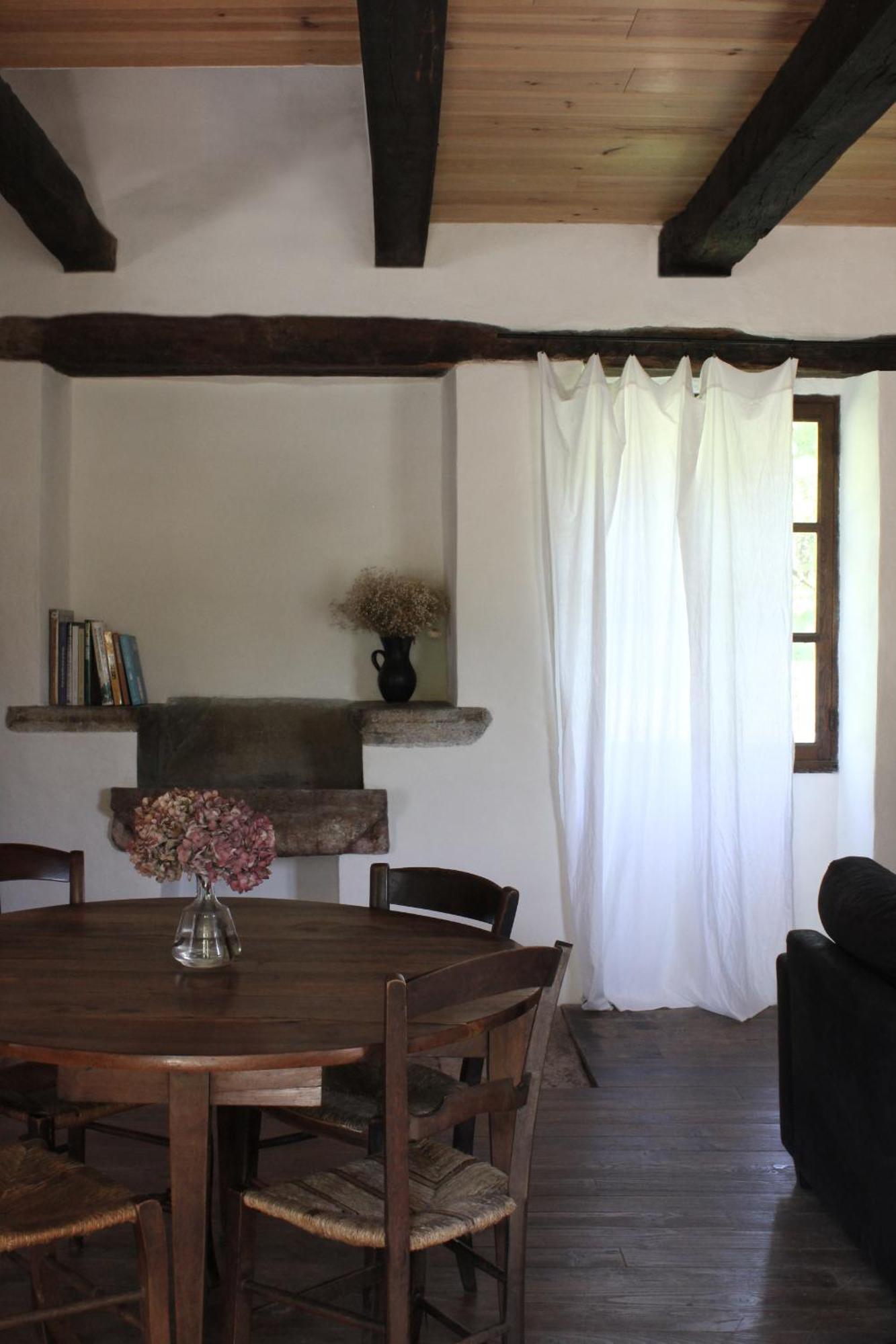 Vestiges, Ancien Corps De Ferme Renove Selon L'esprit Wabi-sabi Hébergement de vacances