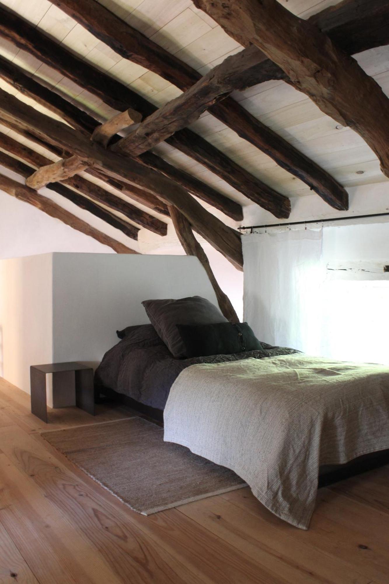 Hébergement de vacances Vestiges, Ancien Corps De Ferme Renove Selon L'esprit Wabi-sabi